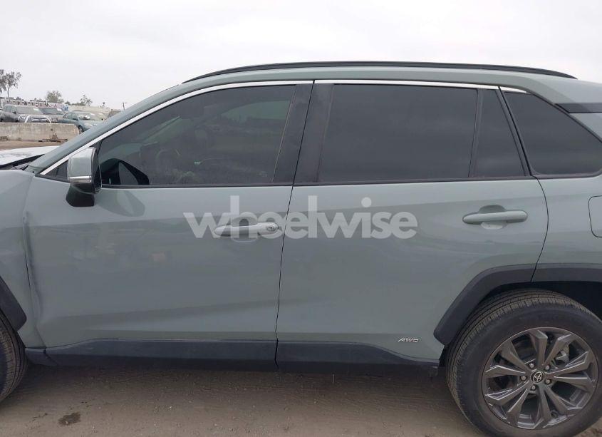 Photo 14 of 2022 Toyota Rav4 XLE PREMIUM (VIN 4T3B6RFV8NU102695)