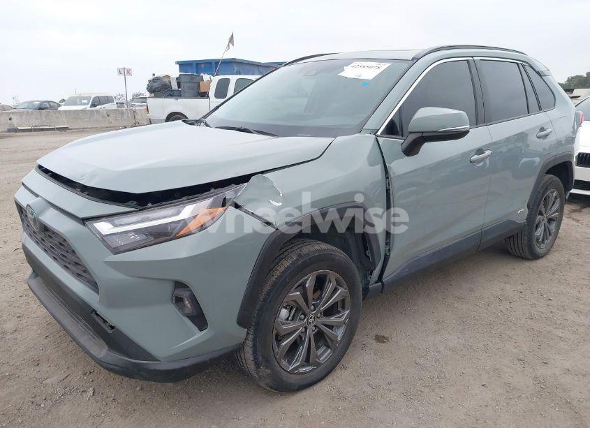 Photo 2 of 2022 Toyota Rav4 XLE PREMIUM (VIN 4T3B6RFV8NU102695)