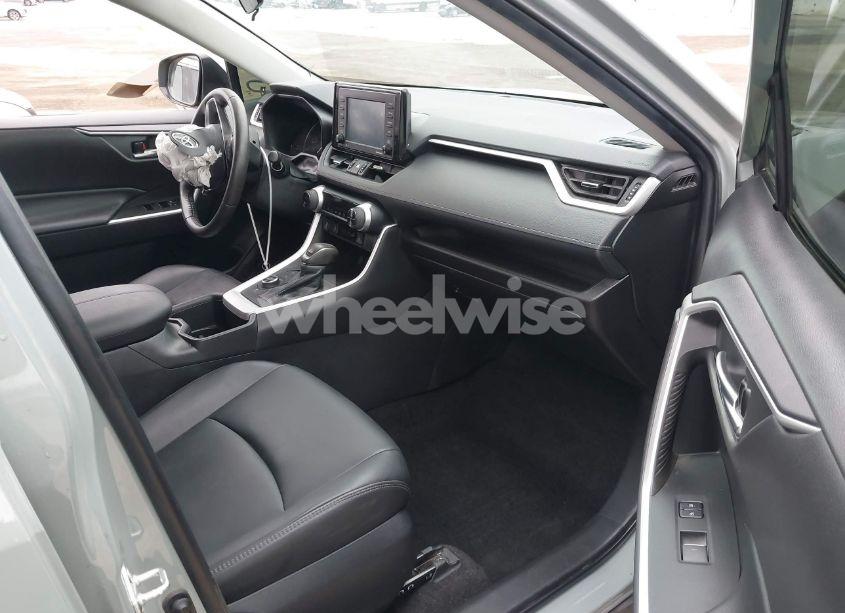 Photo 5 of 2022 Toyota Rav4 XLE PREMIUM (VIN 4T3B6RFV8NU102695)