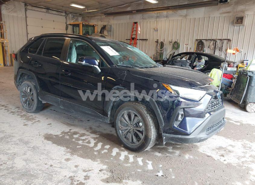 2024 Toyota Rav4 HYBRID XLE PREMIUM (VIN 4T3B6RFV8RU142717) main photo