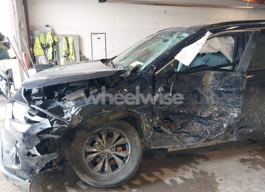 Photo 6 of 2024 Toyota Rav4 HYBRID XLE PREMIUM (VIN 4T3B6RFV8RU142717)