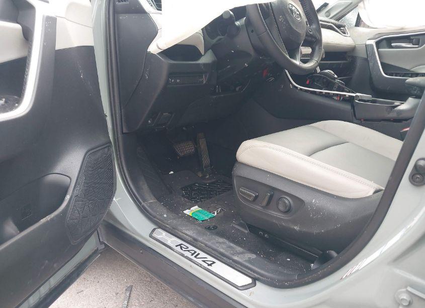 Photo 5 of 2021 Toyota Rav4 HYBRID XLE PREMIUM (VIN 4T3B6RFV9MU057362)