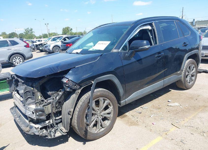 Photo 2 of 2022 Toyota Rav4 XLE PREMIUM HYBRID (VIN 4T3B6RFV9NU066547)