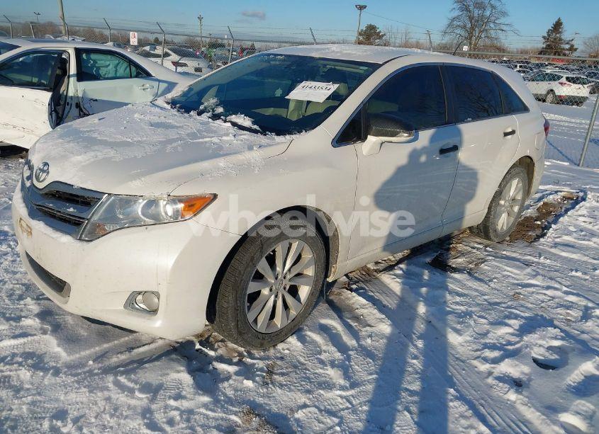 Photo 2 of 2015 Toyota Venza LE (VIN 4T3BA3BB1FU074859)