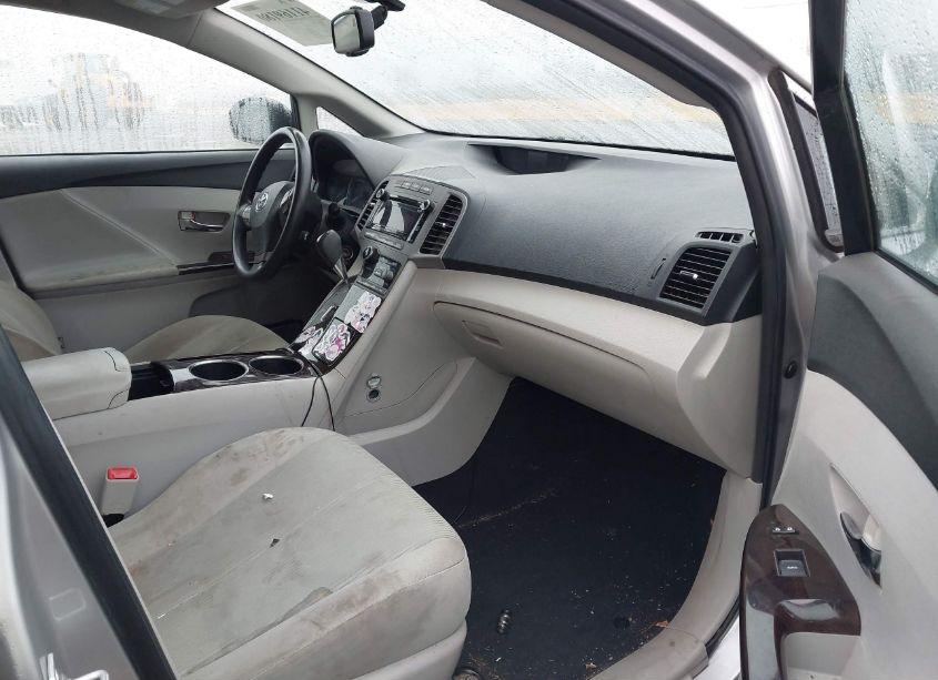 Photo 5 of 2010 Toyota Venza (VIN 4T3BA3BB5AU013863)