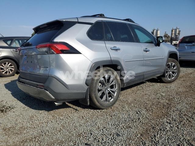 Photo 4 of 2022 TOYOTA RAV4 LIMITED (VIN 4T3D6RFV0NU065828)