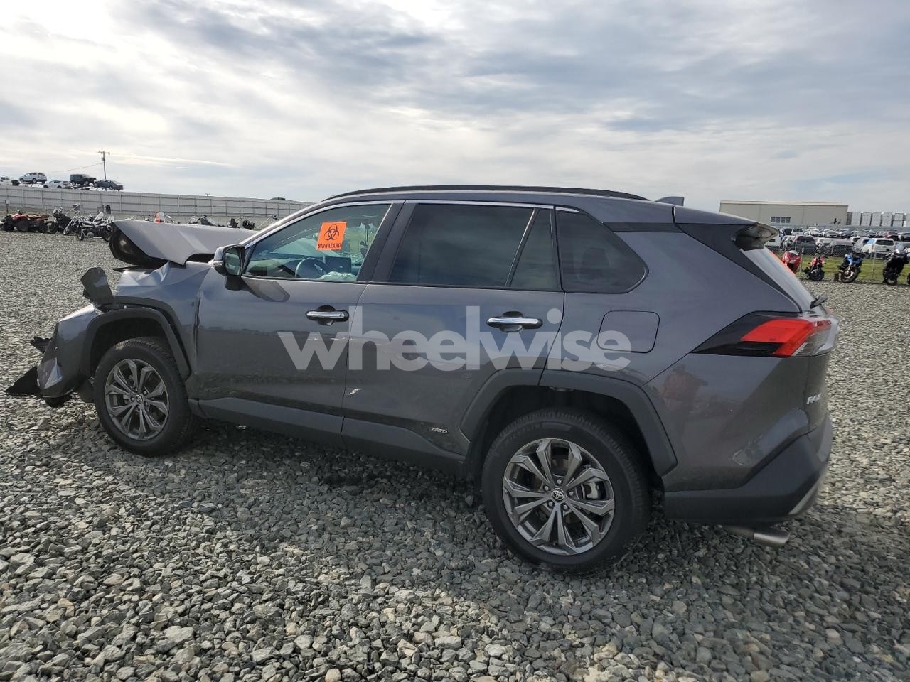 Photo 2 of 2022 TOYOTA RAV4 LIMITED (VIN 4T3D6RFV4NU073107)