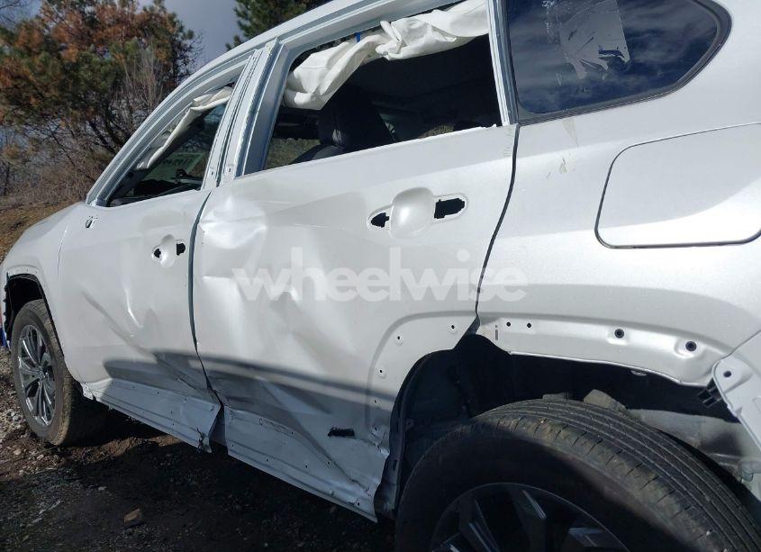 Photo 6 of 2024 Toyota Rav4 HYBRID LIMITED (VIN 4T3D6RFV4RU143968)