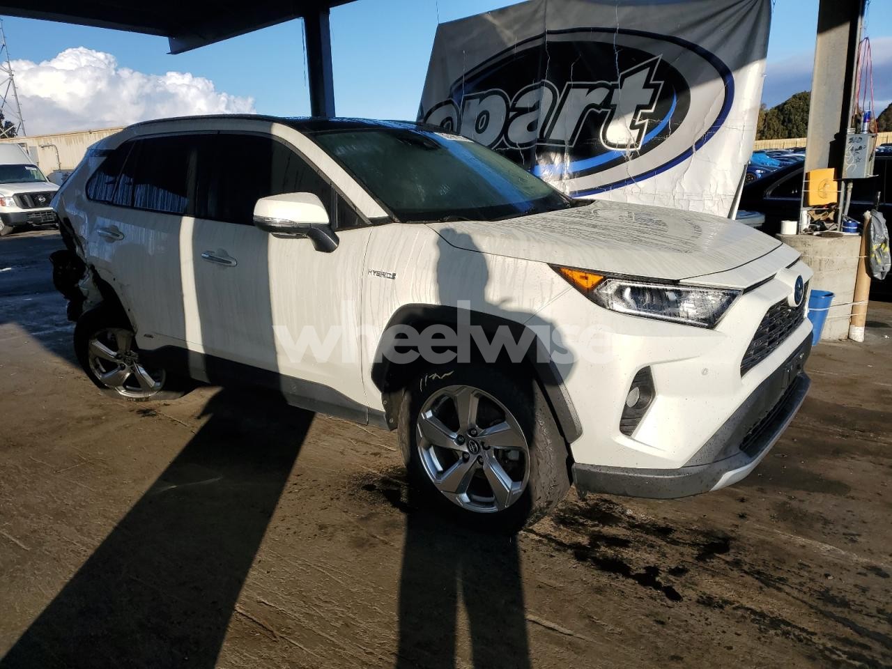 Photo 4 of 2021 TOYOTA RAV4 LIMITED (VIN 4T3D6RFV5MU012959)