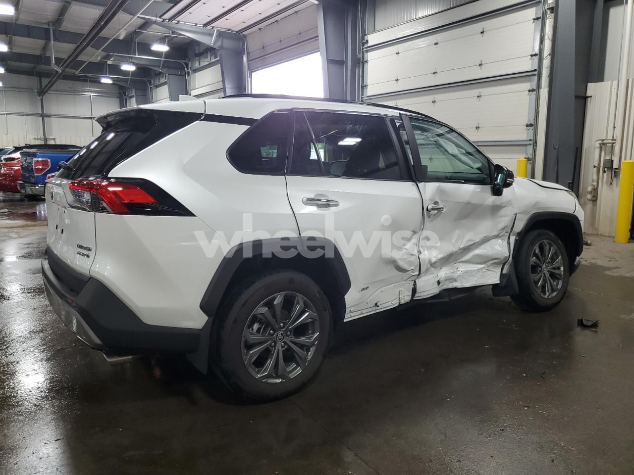 Photo 3 of 2024 TOYOTA RAV4 LIMITED (VIN 4T3D6RFV9RU174231)