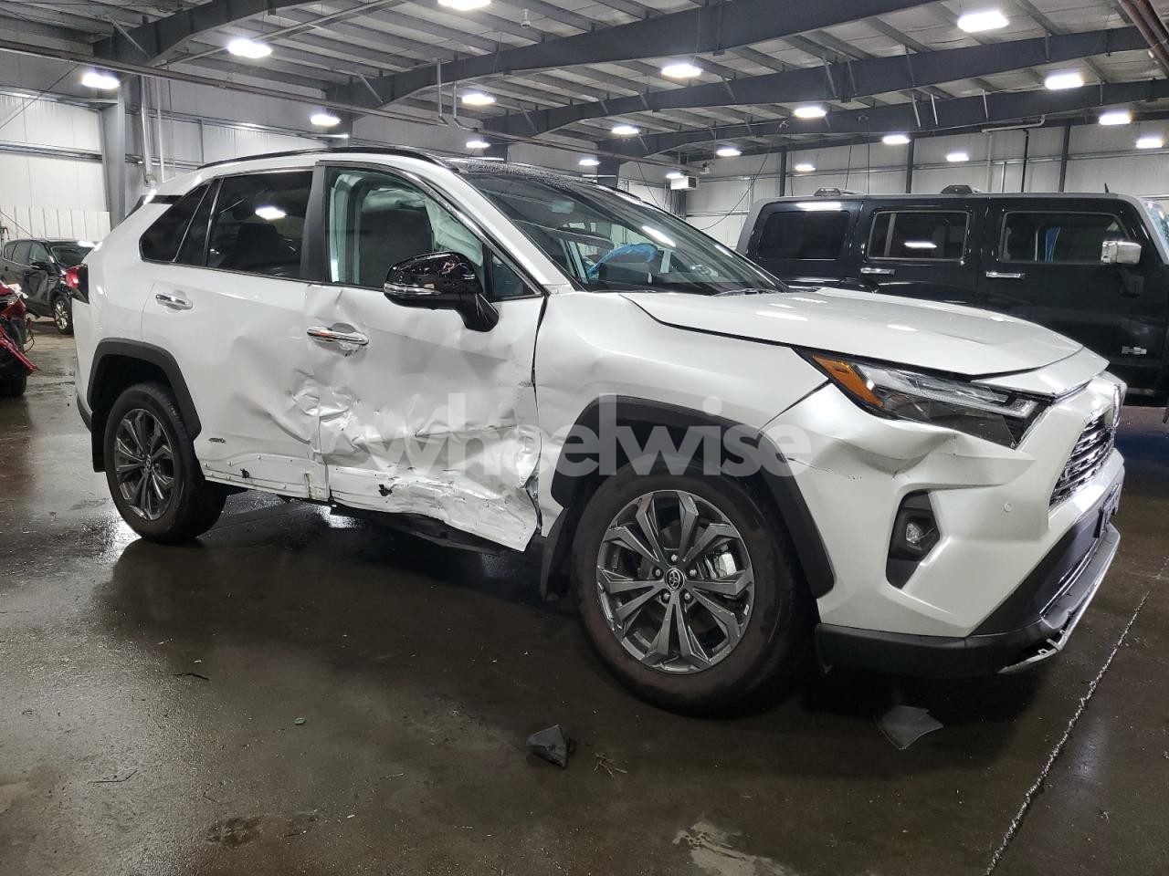 Photo 4 of 2024 TOYOTA RAV4 LIMITED (VIN 4T3D6RFV9RU174231)