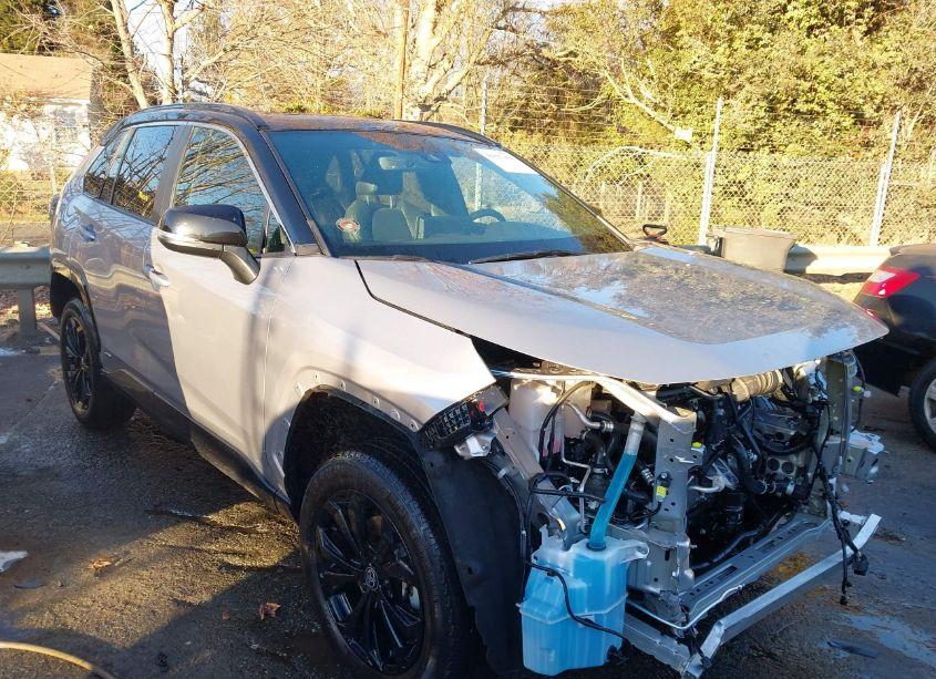 2022 Toyota Rav4 HYBRID XSE (VIN 4T3E6RFV0NU073979) main photo