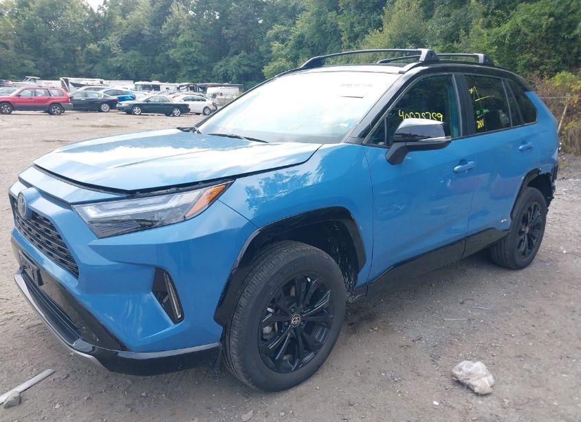 Photo 2 of 2022 Toyota Rav4 HYBRID XSE (VIN 4T3E6RFV1NU097661)