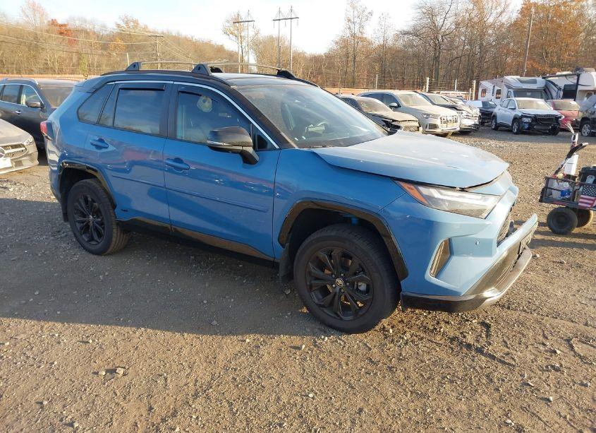 2022 Toyota Rav4 HYBRID XSE (VIN 4T3E6RFV2NU090332) main photo