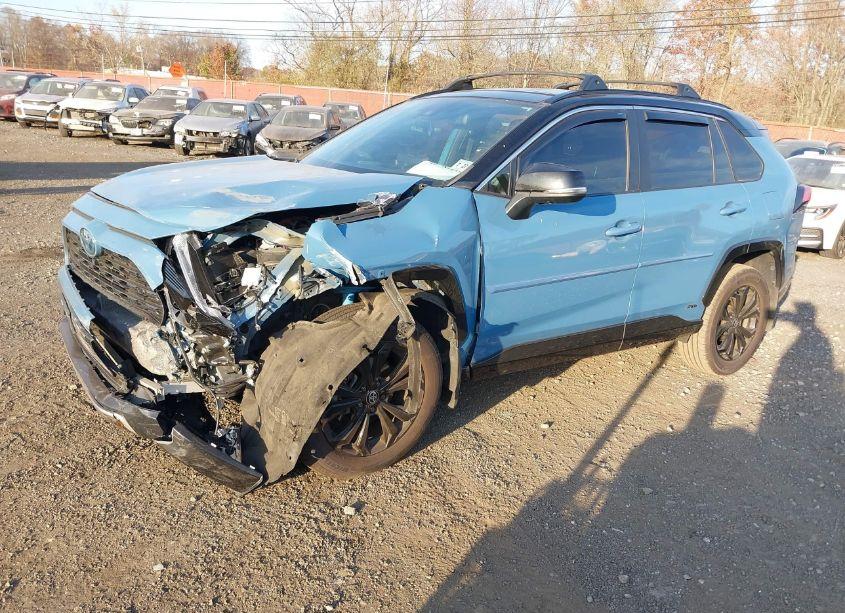 Photo 2 of 2022 Toyota Rav4 HYBRID XSE (VIN 4T3E6RFV2NU090332)