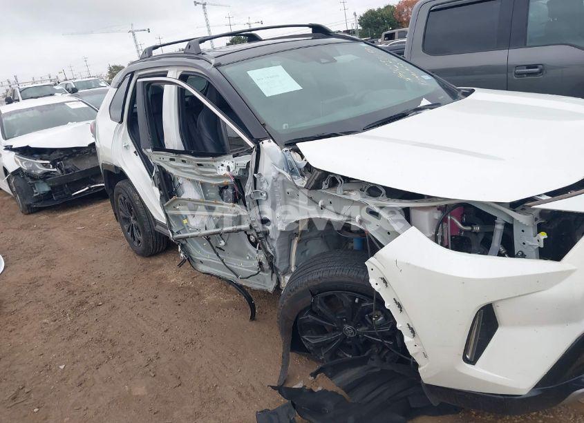 Photo 6 of 2022 Toyota Rav4 HYBRID XSE (VIN 4T3E6RFV5NU103798)