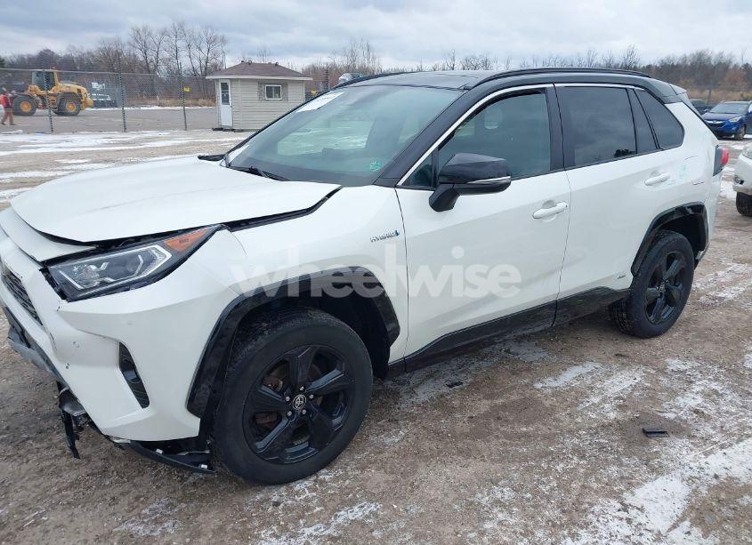 Photo 2 of 2021 Toyota Rav4 HYBRID XSE (VIN 4T3E6RFVXMU032368)