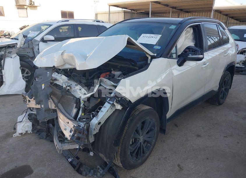 Photo 2 of 2022 Toyota Rav4 HYBRID XSE (VIN 4T3E6RFVXNU079594)