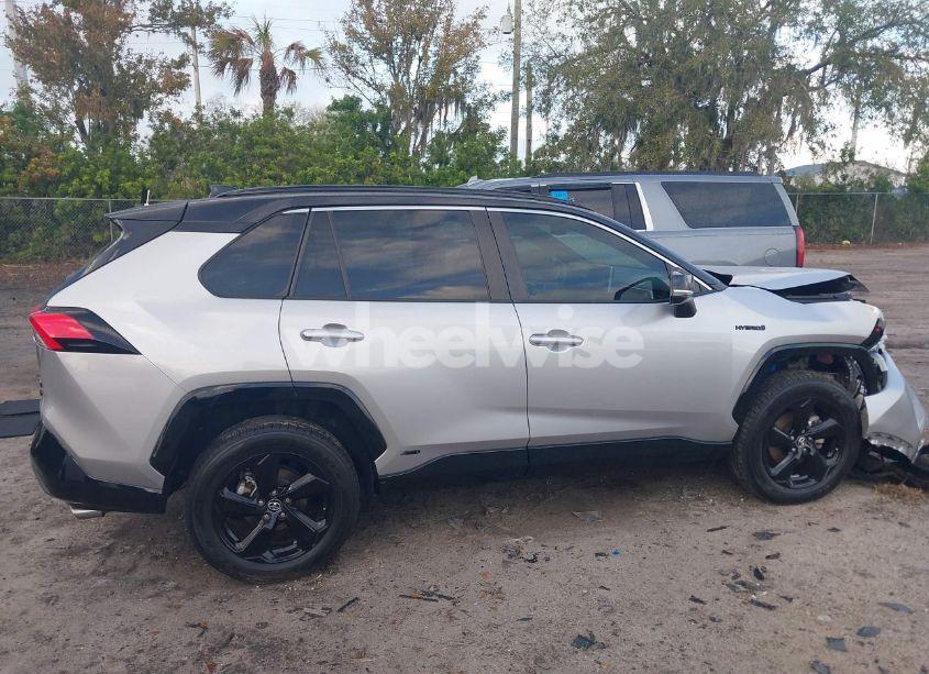 Photo 13 of 2020 Toyota Rav4 HYBRID XSE (VIN 4T3EWRFV6LU004095)
