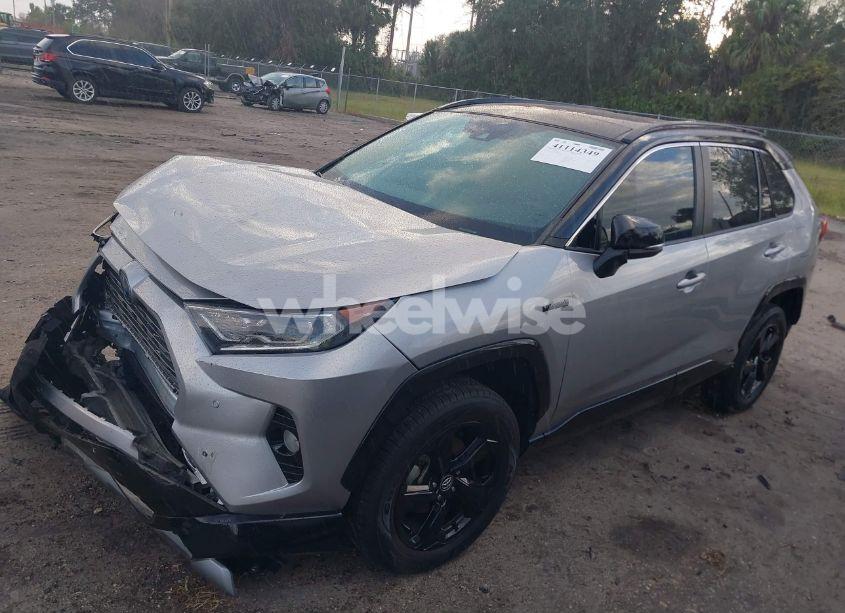 Photo 2 of 2020 Toyota Rav4 HYBRID XSE (VIN 4T3EWRFV6LU004095)