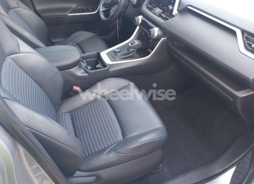 Photo 5 of 2020 Toyota Rav4 HYBRID XSE (VIN 4T3EWRFV6LU004095)