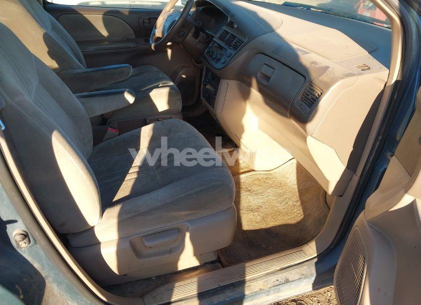 Photo 5 of 2000 Toyota Sienna CE (VIN 4T3GF19C2YU240254)