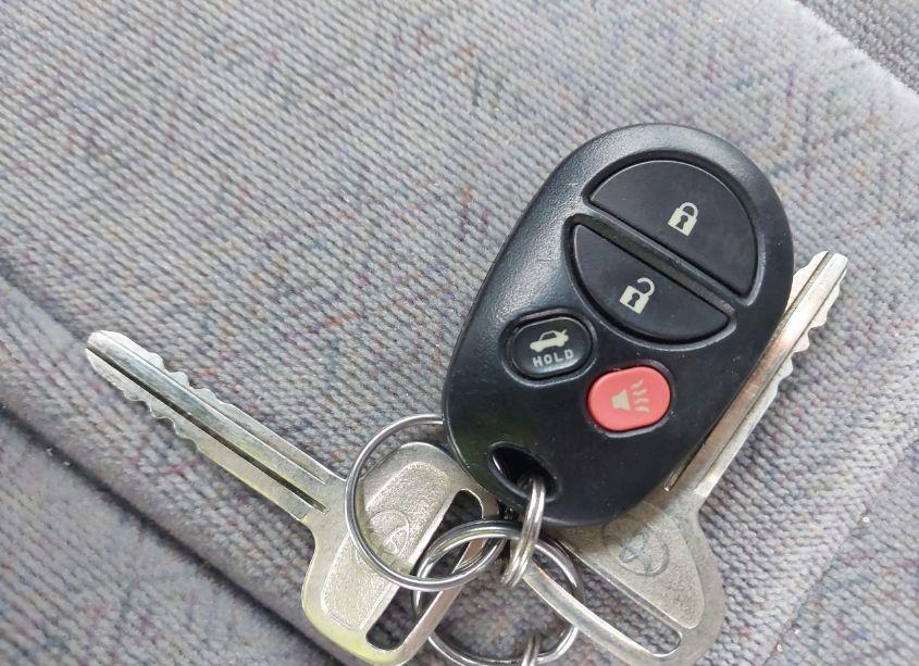 Photo 11 of 1998 Toyota Sienna CE (VIN 4T3GF19C4WU031501)