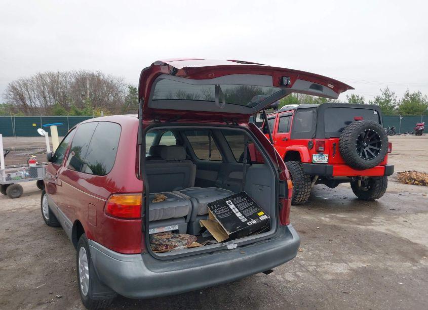 Photo 3 of 1998 Toyota Sienna CE (VIN 4T3GF19C4WU031501)