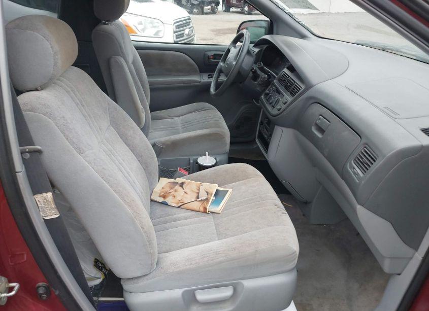 Photo 5 of 1998 Toyota Sienna CE (VIN 4T3GF19C4WU031501)