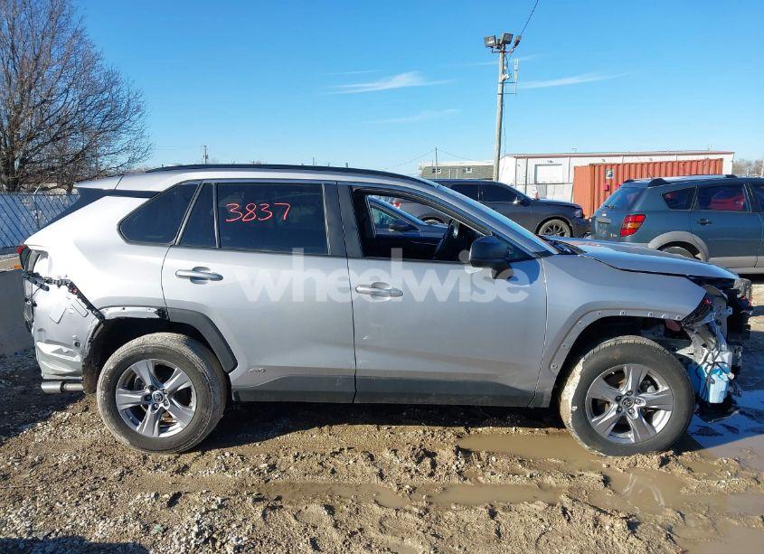 Photo 14 of 2022 Toyota Rav4 HYBRID LE (VIN 4T3LWRFV0NU075402)