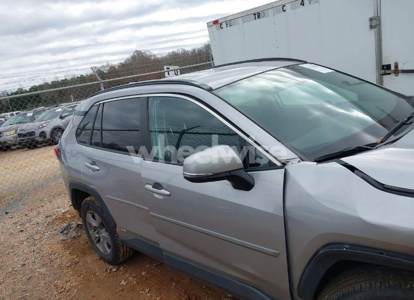 Photo 13 of 2022 Toyota Rav4 HYBRID LE (VIN 4T3MWRFV0NU073430)