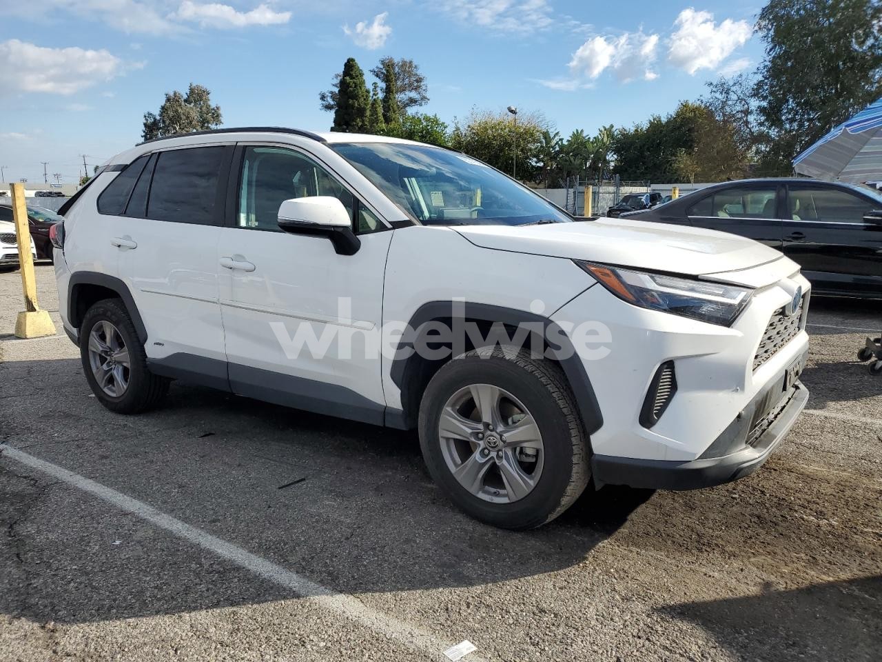 Photo 4 of 2023 TOYOTA RAV4 LE (VIN 4T3MWRFVXPU087418)