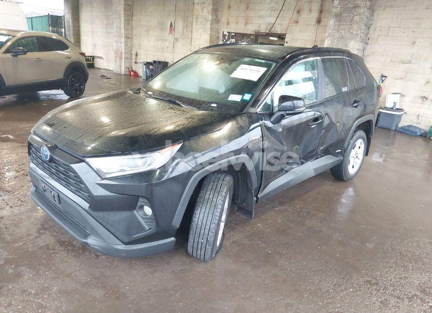 Photo 2 of 2021 Toyota Rav4 HYBRID XLE (VIN 4T3R6RFV0MU016522)