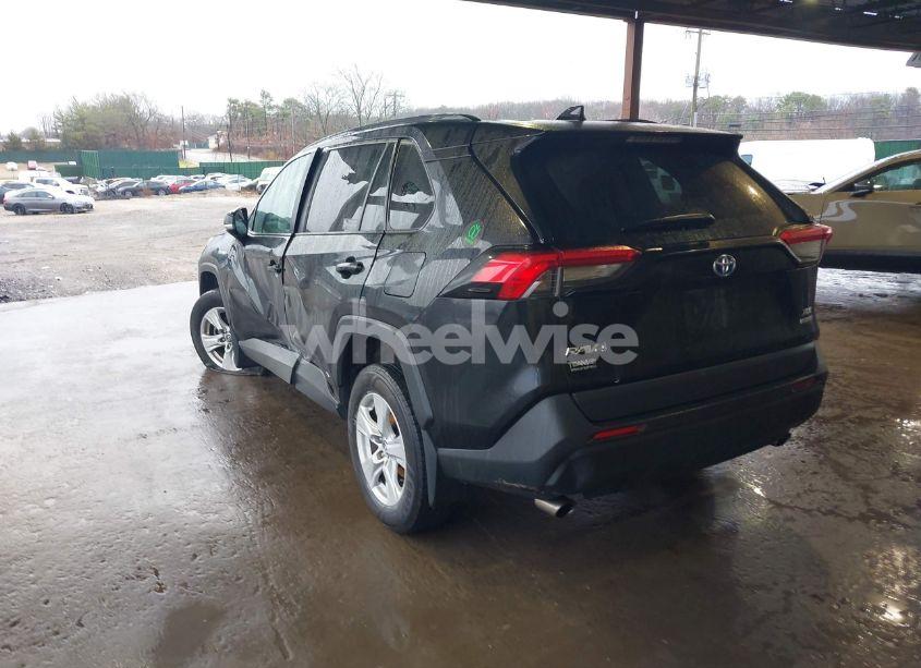 Photo 3 of 2021 Toyota Rav4 HYBRID XLE (VIN 4T3R6RFV0MU016522)