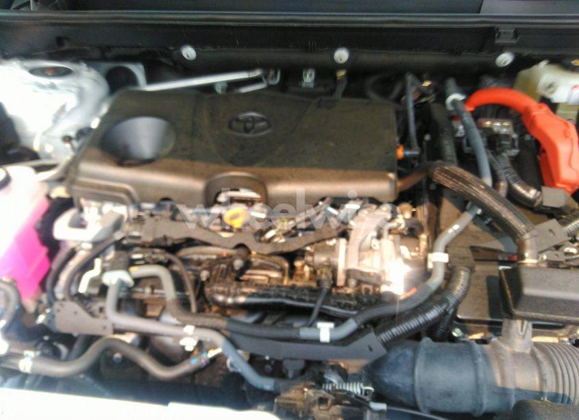 Photo 10 of 2021 Toyota Rav4 XLE HYBRID (VIN 4T3R6RFV3MU007040)