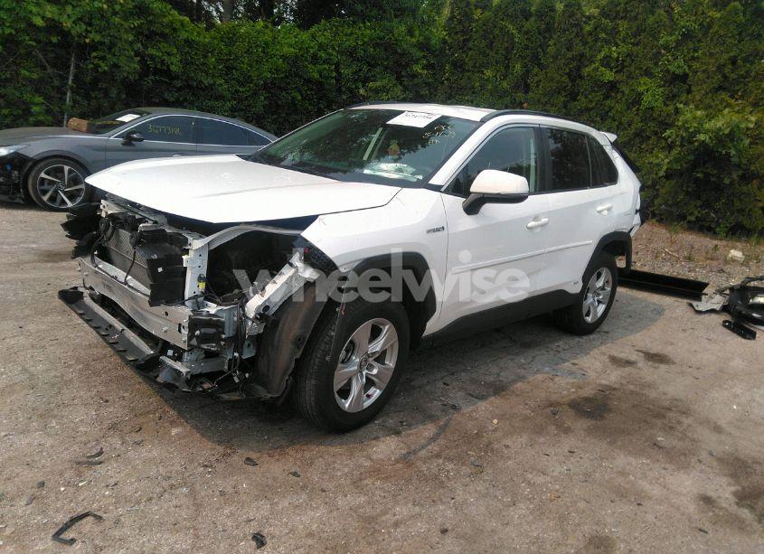 Photo 2 of 2021 Toyota Rav4 XLE HYBRID (VIN 4T3R6RFV3MU007040)