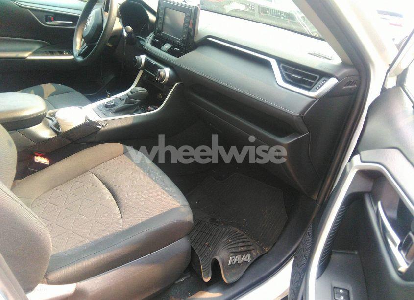 Photo 5 of 2021 Toyota Rav4 XLE HYBRID (VIN 4T3R6RFV3MU007040)