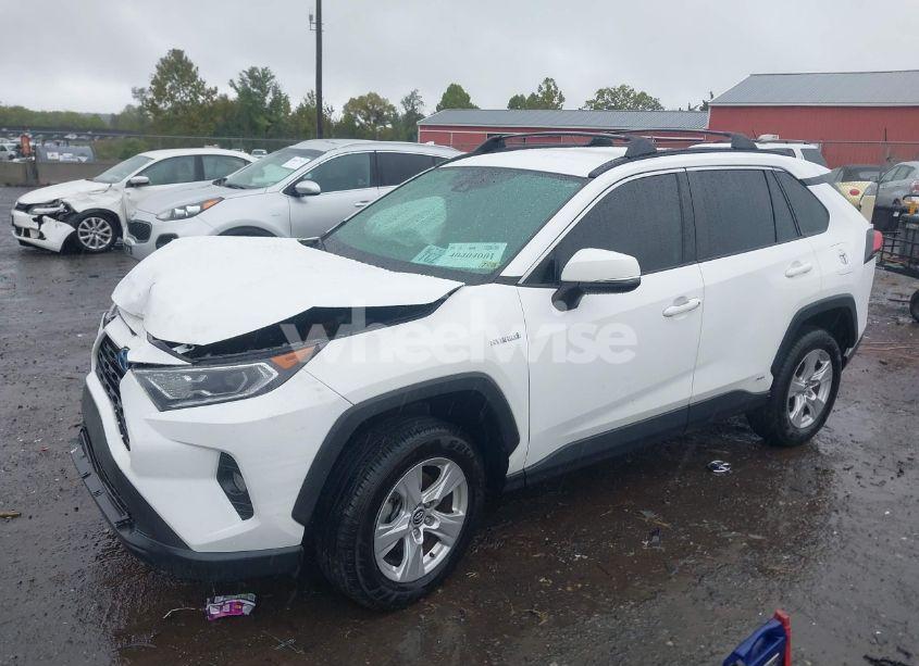 Photo 2 of 2021 Toyota Rav4 HYBRID XLE (VIN 4T3R6RFV6MU007601)
