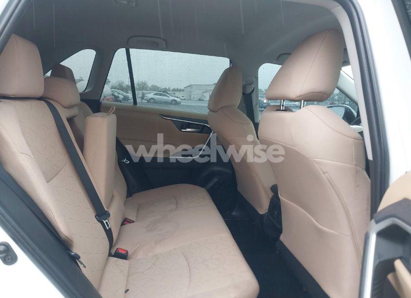 Photo 8 of 2021 Toyota Rav4 HYBRID XLE (VIN 4T3R6RFV6MU007601)