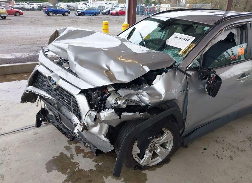 Photo 6 of 2021 Toyota Rav4 HYBRID XLE (VIN 4T3R6RFV7MU025816)