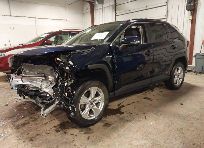 Photo 2 of 2021 Toyota Rav4 HYBRID XLE (VIN 4T3R6RFV8MU016574)
