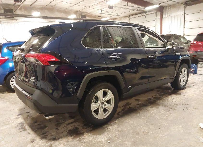 Photo 4 of 2021 Toyota Rav4 HYBRID XLE (VIN 4T3R6RFV8MU016574)