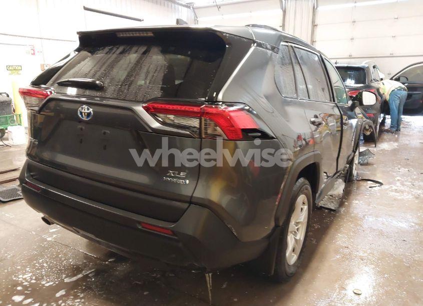 Photo 4 of 2021 Toyota Rav4 HYBRID XLE (VIN 4T3R6RFVXMU029925)
