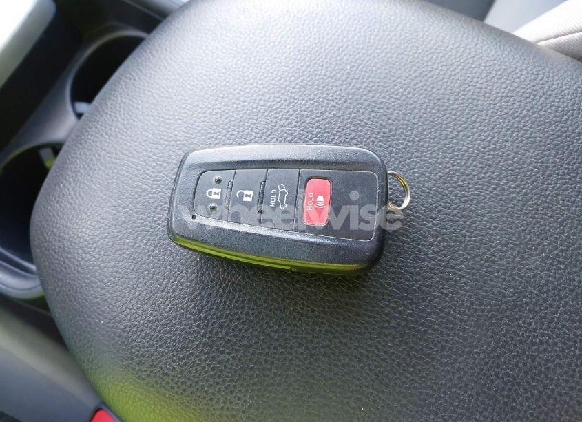 Photo 11 of 2021 Toyota Rav4 HYBRID XLE (VIN 4T3RWRFV0MU015841)