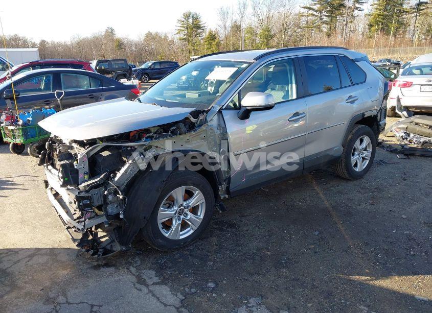 Photo 2 of 2021 Toyota Rav4 HYBRID XLE (VIN 4T3RWRFV0MU015841)