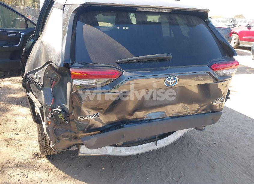Photo 6 of 2021 Toyota Rav4 HYBRID XLE (VIN 4T3RWRFV1MU017694)