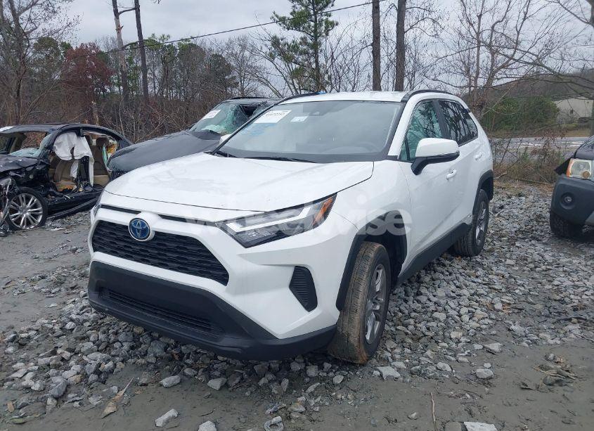 Photo 2 of 2024 Toyota Rav4 HYBRID XLE (VIN 4T3RWRFV1RU121853)