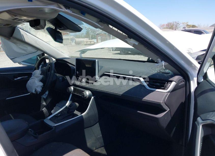 Photo 5 of 2024 Toyota Rav4 HYBRID XLE (VIN 4T3RWRFV1RU129659)