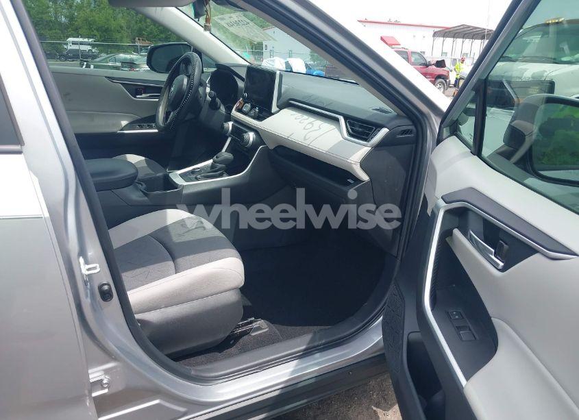 Photo 5 of 2024 Toyota Rav4 HYBRID XLE (VIN 4T3RWRFV1RU139396)