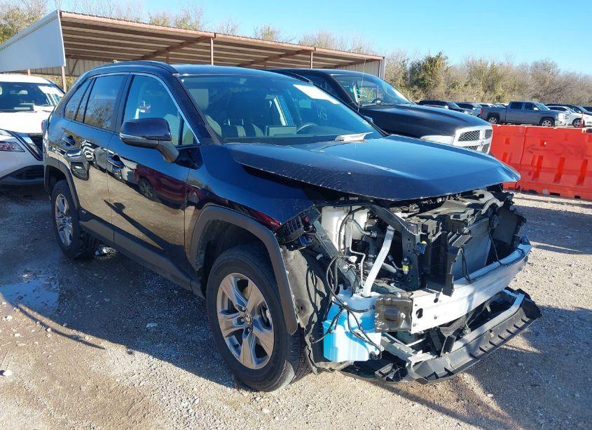 2024 Toyota Rav4 HYBRID XLE (VIN 4T3RWRFV1RU145070) main photo